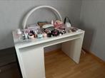 nageltafel met alles wat je nodig hebt voor manicure, Ophalen, Zo goed als nieuw