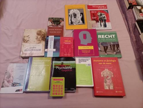 Boeken opleiding verpleegkunde, Boeken, Studieboeken en Cursussen, Zo goed als nieuw, Ophalen of Verzenden