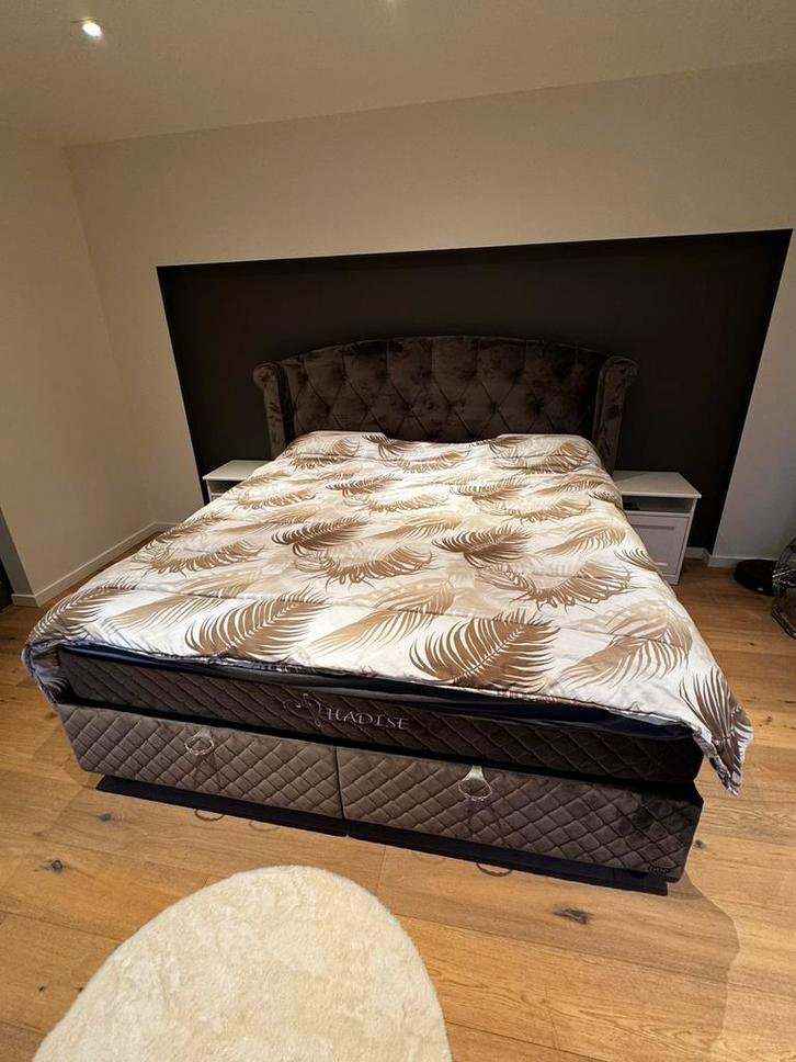 Boxspring met ruimte, Huis en Inrichting, Slaapkamer | Boxsprings, Zo goed als nieuw, 200 cm, Ophalen