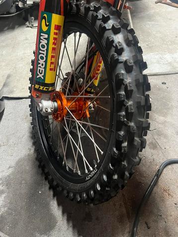 Ktm 450 exc velgen + cross banden (nieuw) beschikbaar voor biedingen