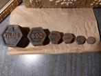 Oude gewichten weegschaal + houten blok met gewichten, Antiek en Kunst, Verzenden