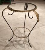 Vintage metalen goudkleurig bijzettafeltje met glazen blad, Ophalen, Minder dan 45 cm, Minder dan 55 cm, Gebruikt