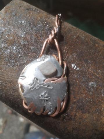 Een amulet van geluk en voorzienigheid.  beschikbaar voor biedingen