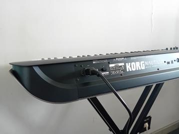 Korg Nautilus 61 in perfecte staat beschikbaar voor biedingen