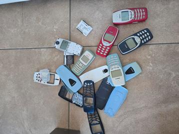 Assortimentje Nokia Vintage 3310 en 6 originele opladers, Enlèvement, Utilisé