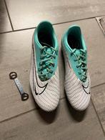 Crampon en fer nike 44, Sports & Fitness, Football, Enlèvement ou Envoi, Comme neuf, Chaussures
