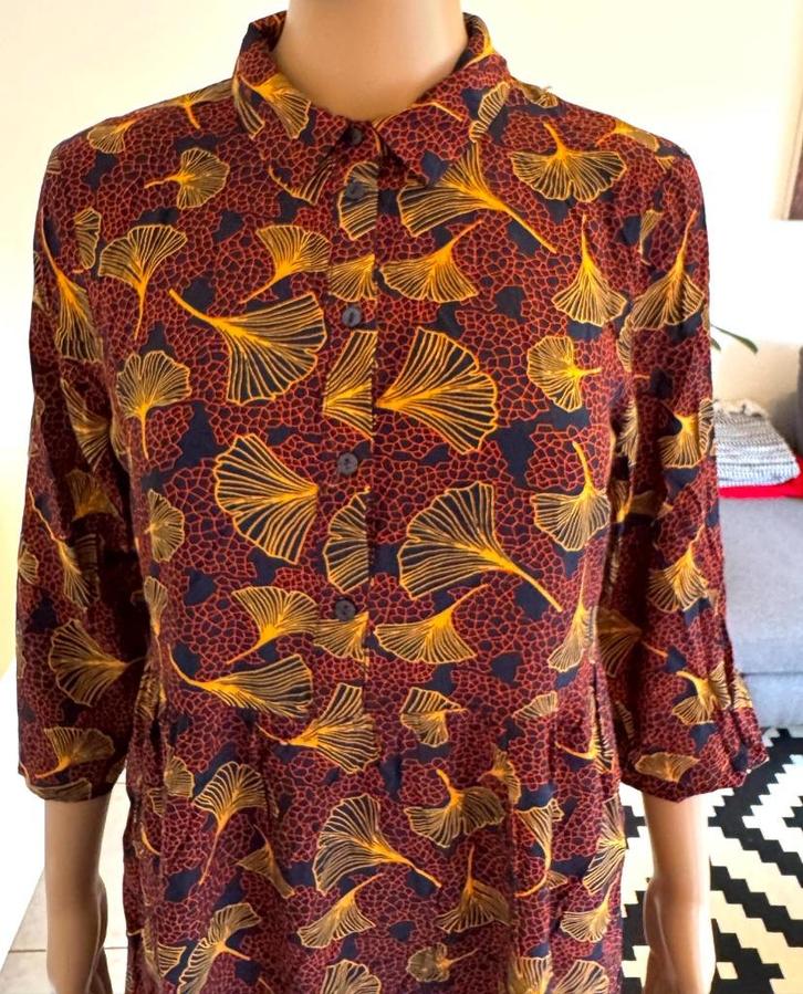 Jurk met prachtige print (maat S/M), Kleding | Dames, Jurken, Gedragen, Maat 38/40 (M), Rood, Boven de knie, Ophalen of Verzenden