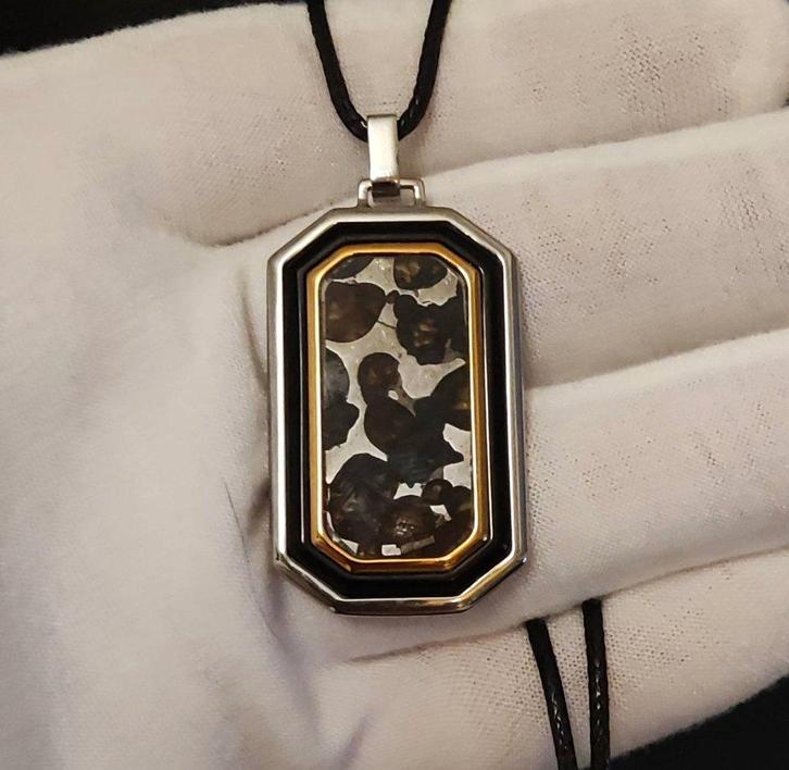 Pendentif Météorite Sericho (Pallasite), Handtassen en Accessoires, Kettinghangers, Nieuw, Verzenden