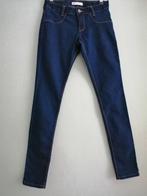 mooie donkerblauwe jeansbroek  Levi's  maat 14 jaar, Broek, Meisje, Levi’s, Ophalen of Verzenden