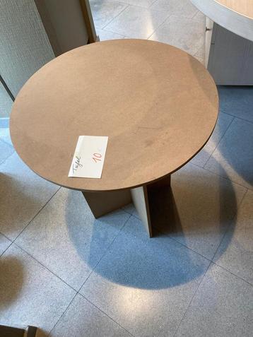 Tafeltje rond  in multiplex beschikbaar voor biedingen