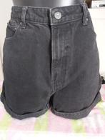 T 40 EU zwarte jeansshort, Kleding | Dames, Broeken en Pantalons, Bershka, Ophalen of Verzenden, Gedragen, Zwart