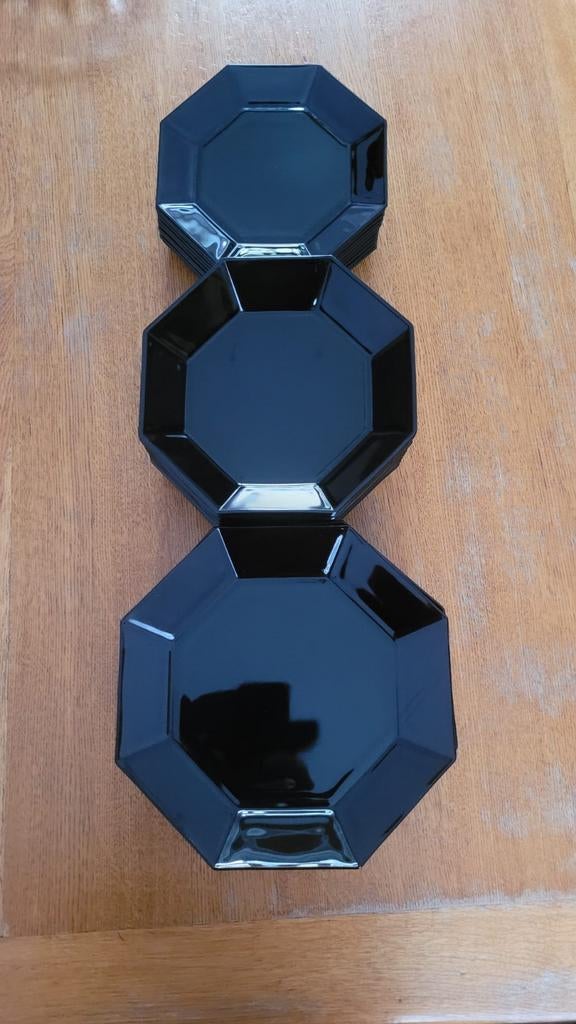 33 pièces d'assiettes octogonale, presque neufs, pour 20 €., Antiquités & Art, Art | Autres Art