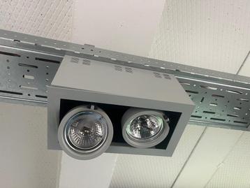 Verlichting: 2 spots in een bak beschikbaar voor biedingen