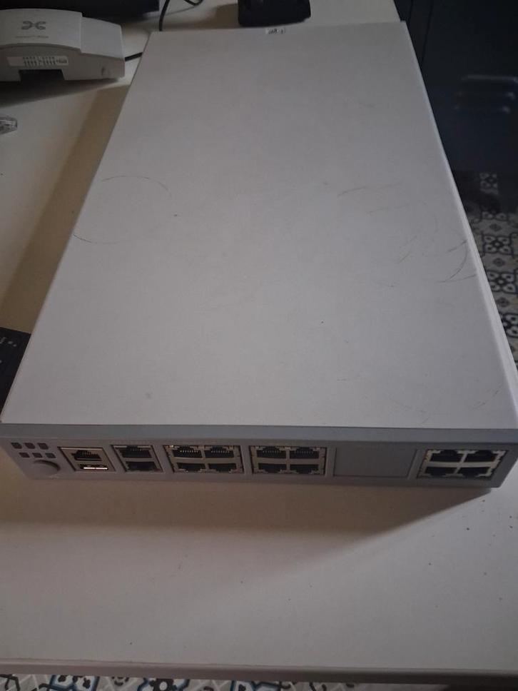 Telefoon centrale Proximus, inclusief 14 (IP) telefoons, Telecommunicatie, Telefooncentrales, Zo goed als nieuw, Ophalen