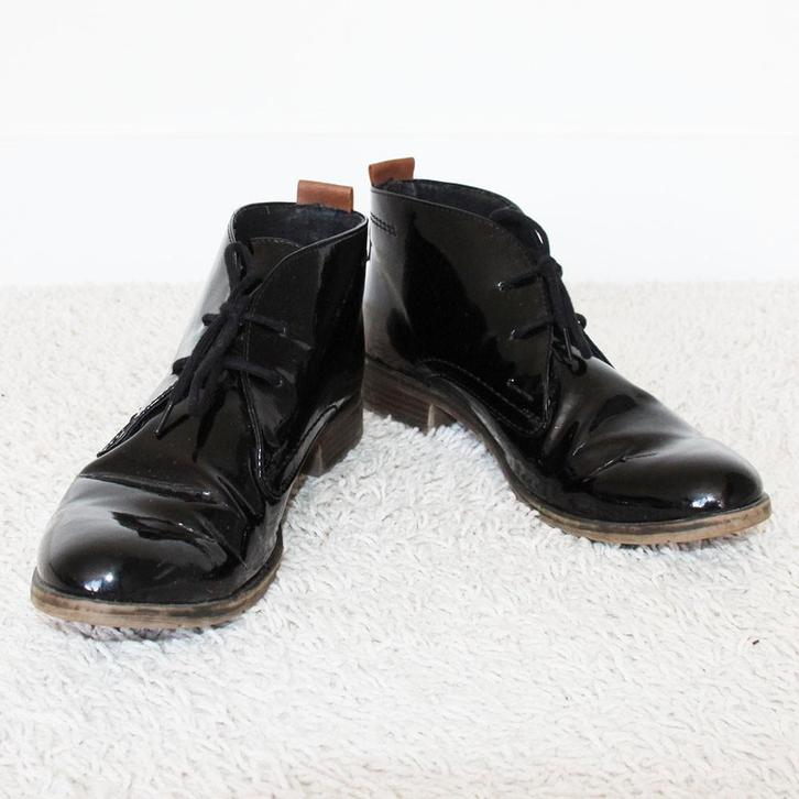 Chaussures en cuir verni Marco Tozzi - s20 (taille 41) €40,-, Vêtements | Femmes, Chaussures, Comme neuf, Chaussures basses, Noir