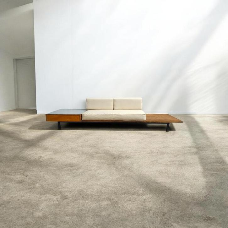 Charlotte Perriand daybed bench cansado mauritanie 1959, Antiek en Kunst, Antiek | Meubels | Stoelen en Sofa's, Ophalen of Verzenden