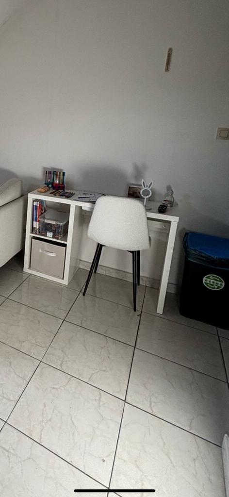 Bureau ikea, Huis en Inrichting, Stoffering | Vloerbedekking, Zo goed als nieuw, Zwart, Ophalen