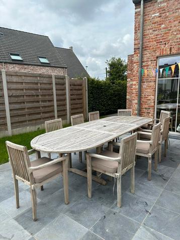 Table de jardin pliable en teck et 9 chaises