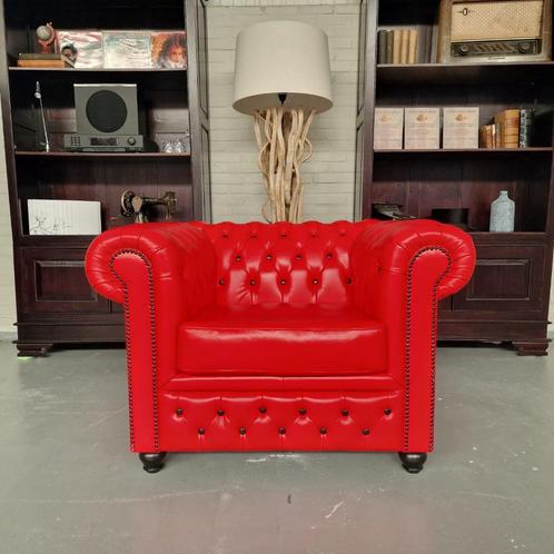 Brighton 1-Zits Classic Chesterfield Fauteuil – Rood met Zwa, Antiek en Kunst, Antiek | Meubels | Stoelen en Sofa's, Ophalen