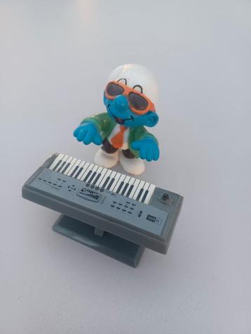 Smurf 'Lionel Richie' smurf met piano beschikbaar voor biedingen