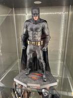 Hot toys bvs batman, Verzamelen, Ophalen of Verzenden, Zo goed als nieuw