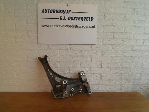 Draagarm onder rechts-voor van een Volkswagen Touran, Auto-onderdelen, Ophanging en Onderstel, Volkswagen, Gebruikt, 3 maanden garantie