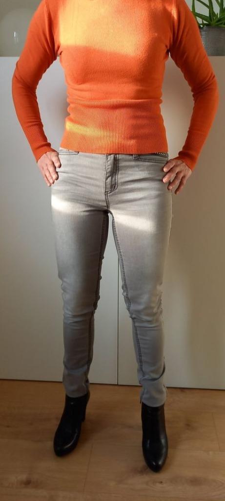 ALS NIEUW! TRENDY GRIJS/ZWARTE JEANS VERO MODA, Vêtements | Femmes, Jeans, Comme neuf, Gris, Enlèvement ou Envoi