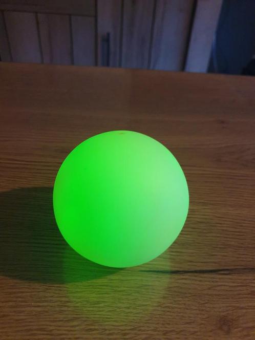 Lamp bol licht 8 cm - verandert in 8 verschillende kleuren, Huis en Inrichting, Lampen | Tafellampen, Gebruikt, Minder dan 50 cm