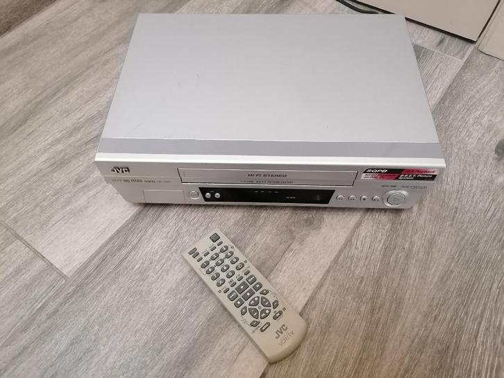 JVC HR-V510 | VHS Videorecorder + afstandsbediening, Audio, Tv en Foto, Videospelers, Zo goed als nieuw, VHS-speler of -recorder