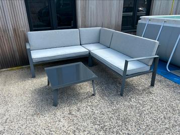 Loungeset beschikbaar voor biedingen