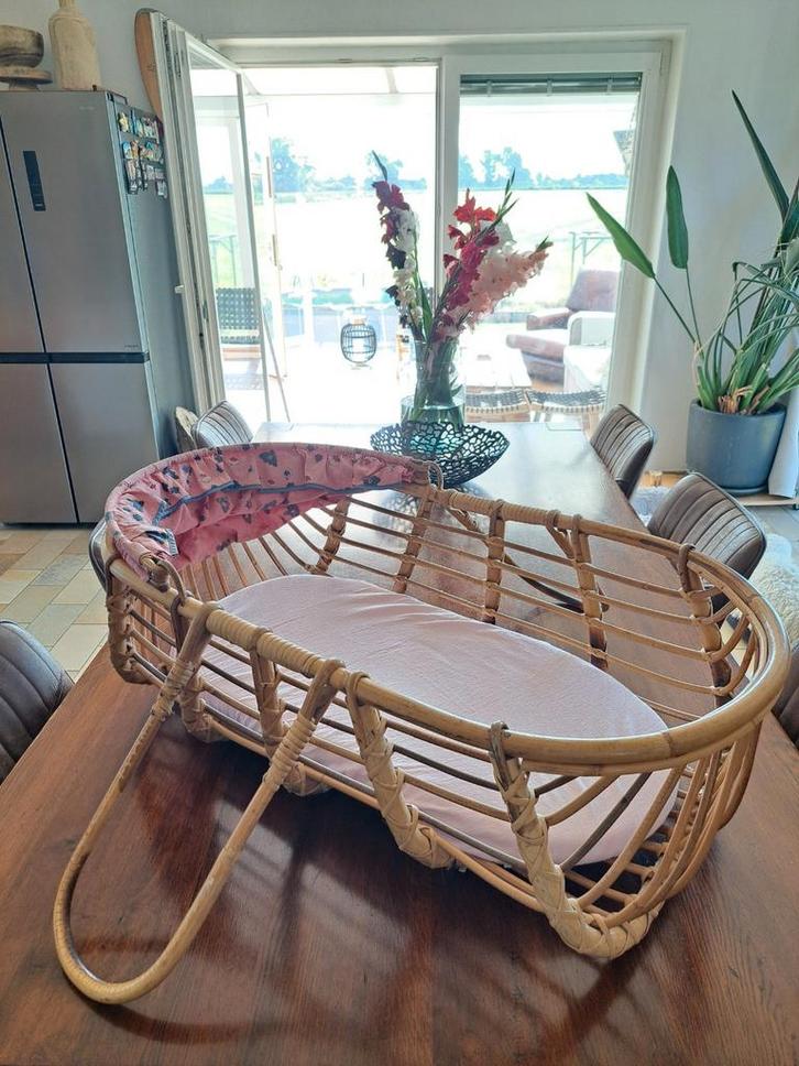 Berceau/landau/couffin rotin vintage, Kinderen en Baby's, Babywiegjes en Ledikanten, Zo goed als nieuw, Wieg, Ophalen