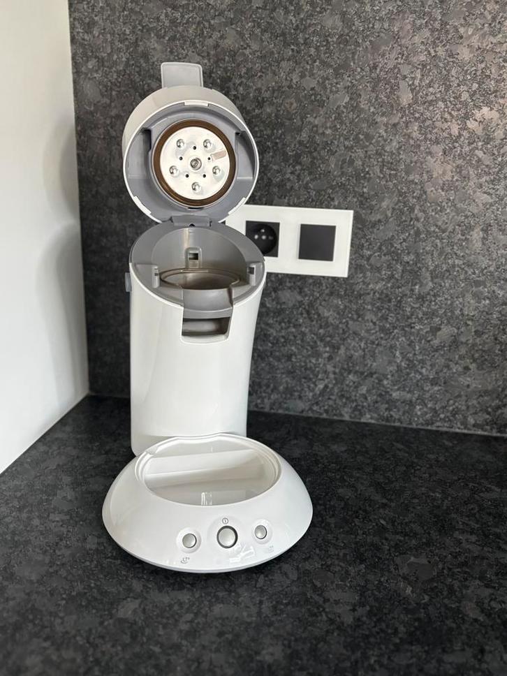 Cafetière PHILIPS SENSEO, machine a café avrc accesoires, Elektronische apparatuur, Koffiezetapparaten, Zo goed als nieuw, Koffiepads en cups