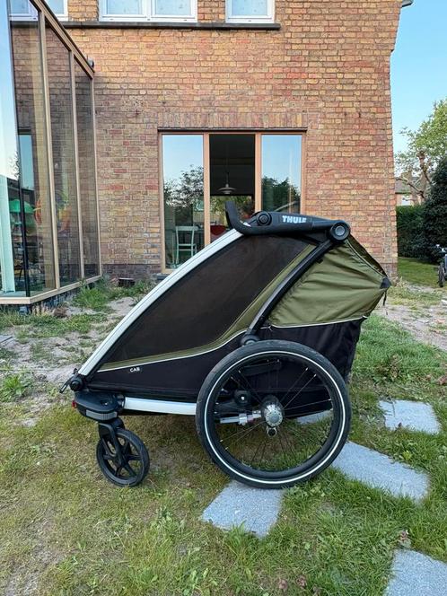 Fietskar Thule Chariot Cab 2 cypress green, Fietsen en Brommers, Fietsaccessoires | Aanhangwagens en Karren, Zo goed als nieuw