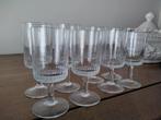 8 wijnglazen (4 witte en 4 rode wijnglazen) samen 5 euro.
En, Verzamelen, Glas en Drinkglazen, Ophalen, Zo goed als nieuw, Overige typen