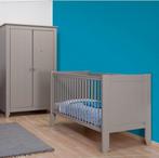 Meegroei kinderbed met lattenbodem + tweedeurse kleerkast, Kinderen en Baby's, Ophalen, Gebruikt, Matras
