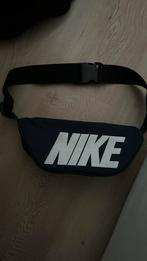 Nike sacoche, Handtassen en Accessoires, Tassen | Sporttassen, Zo goed als nieuw, Ophalen, Jongens