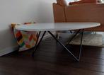 Salontafel met zwart gelakt onderstel en wit blad, Ophalen, Zo goed als nieuw
