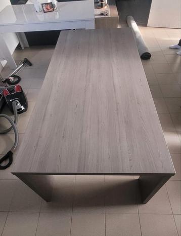 Woonkamer eettafel als nieuw! 2m op 90 cm beschikbaar voor biedingen