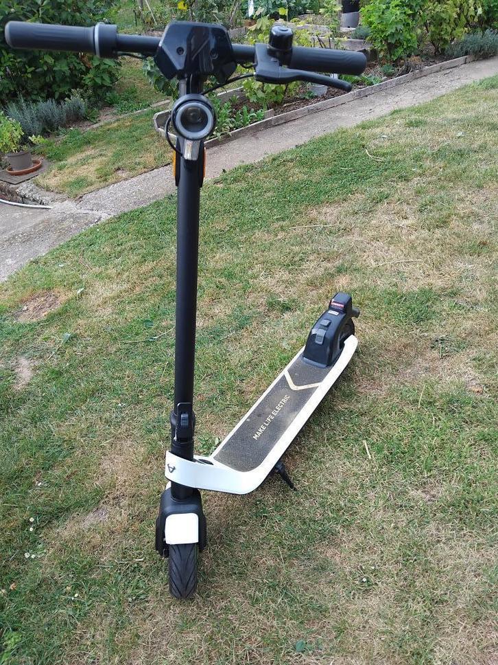 Bijna nieuwe elektrische scooter, Fietsen en Brommers, Steps, Zo goed als nieuw, Overige typen, Ophalen