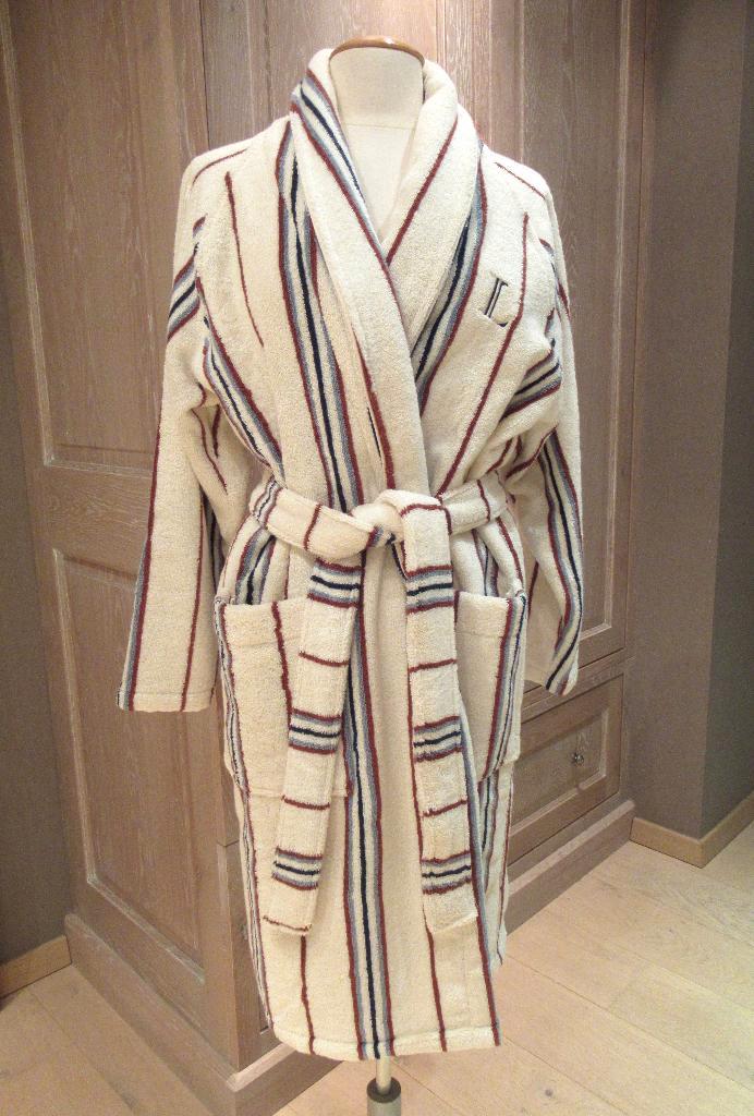 Nieuwe dikke en zachte katoenen badjas, maat S, Vêtements | Femmes, Homewear, Neuf, Taille 36 (S), Autres couleurs, Envoi