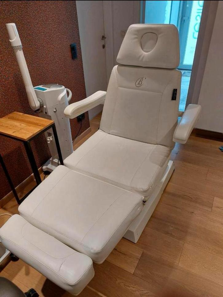 Elektrische behandelstoel te koop!!, Elektronische apparatuur, Persoonlijke Verzorgingsapparatuur, Zo goed als nieuw, Overige typen