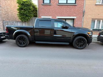 Dodge Ram Sport Wide-body, Autos, Achat, Carnet d'entretien, Noir, 5 places