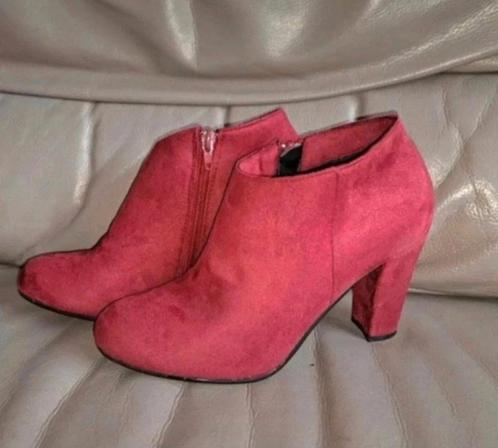 Boots à talons, Kleding | Dames, Schoenen, Zo goed als nieuw, Ophalen of Verzenden