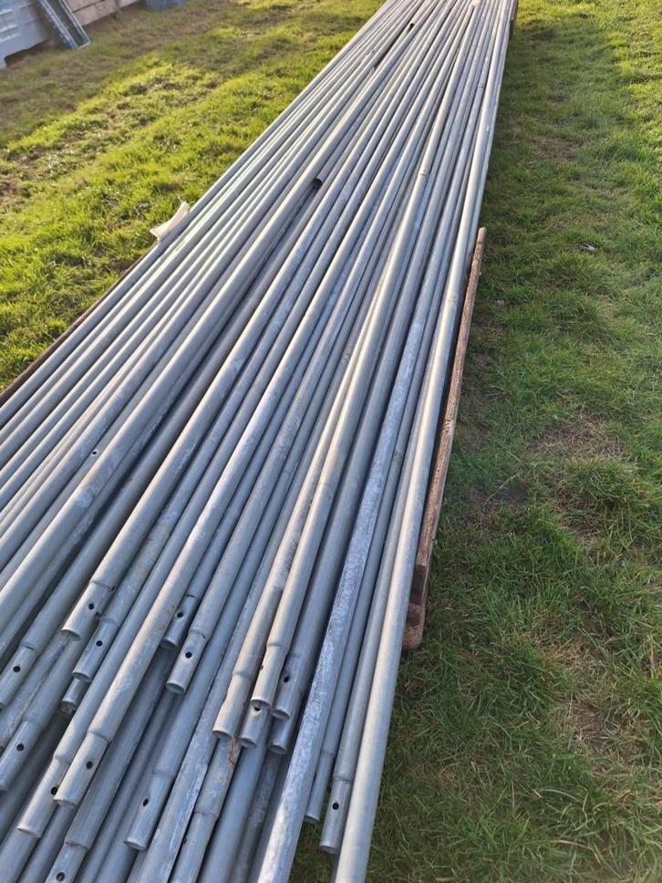 750 cm verzinkte stalen buizen met steun!, Doe-het-zelf en Bouw, Metalen, Gebruikt, Ophalen