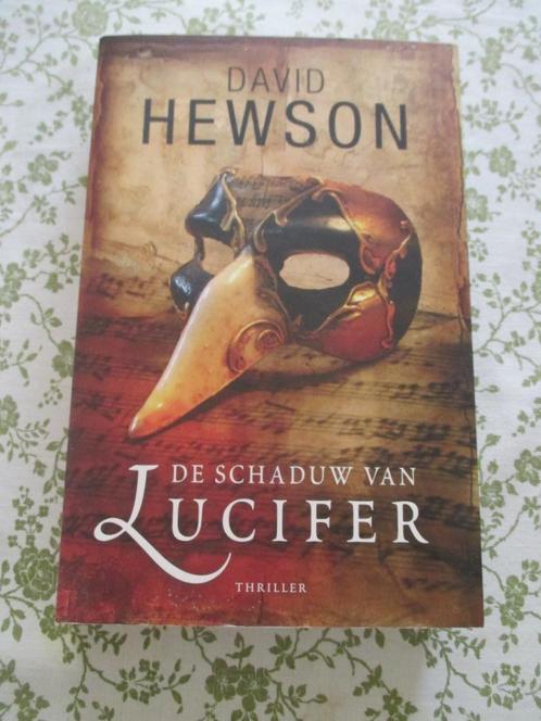 De schaduw van Lucifer - David Hewson, Livres, Thrillers, Comme neuf, Enlèvement ou Envoi