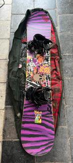 Snow board FORUM YOUNG BLOOD + RIDE CONTRABAND !!!, Comme neuf, Planche