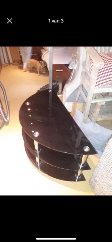 salontafel in glas design beschikbaar voor biedingen