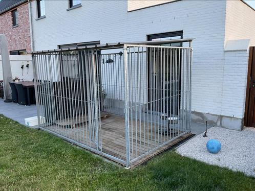 Ruime Hondenkennel met dak en houten vloer te koop, Dieren en Toebehoren, Hondenhokken, Gebruikt, Hondenkennel, 100 cm of meer
