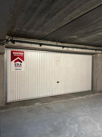 Garage te koop in De Panne disponible aux enchères