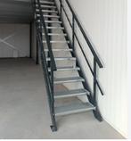 stalen trap met 2 leuningen en 14 tredes;, Ophalen, Gebruikt, Trap
